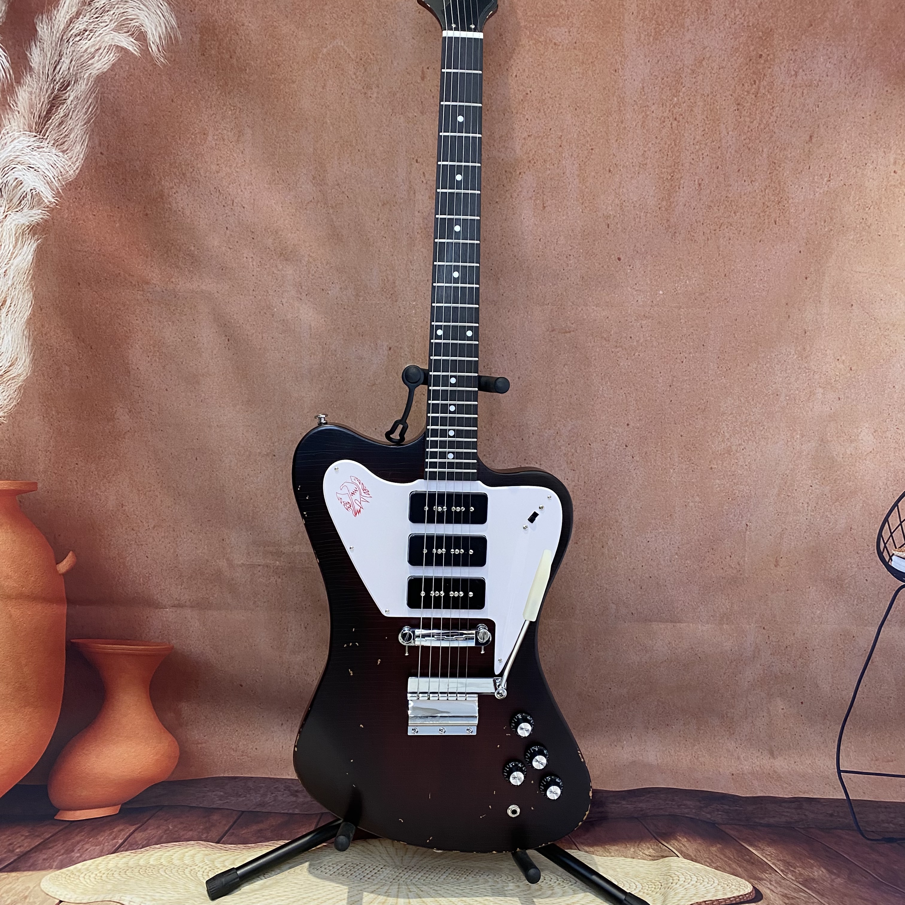 New Irregularly Shaped Electri - Musical Instrument Guitar บทวิจารณ์และราคา