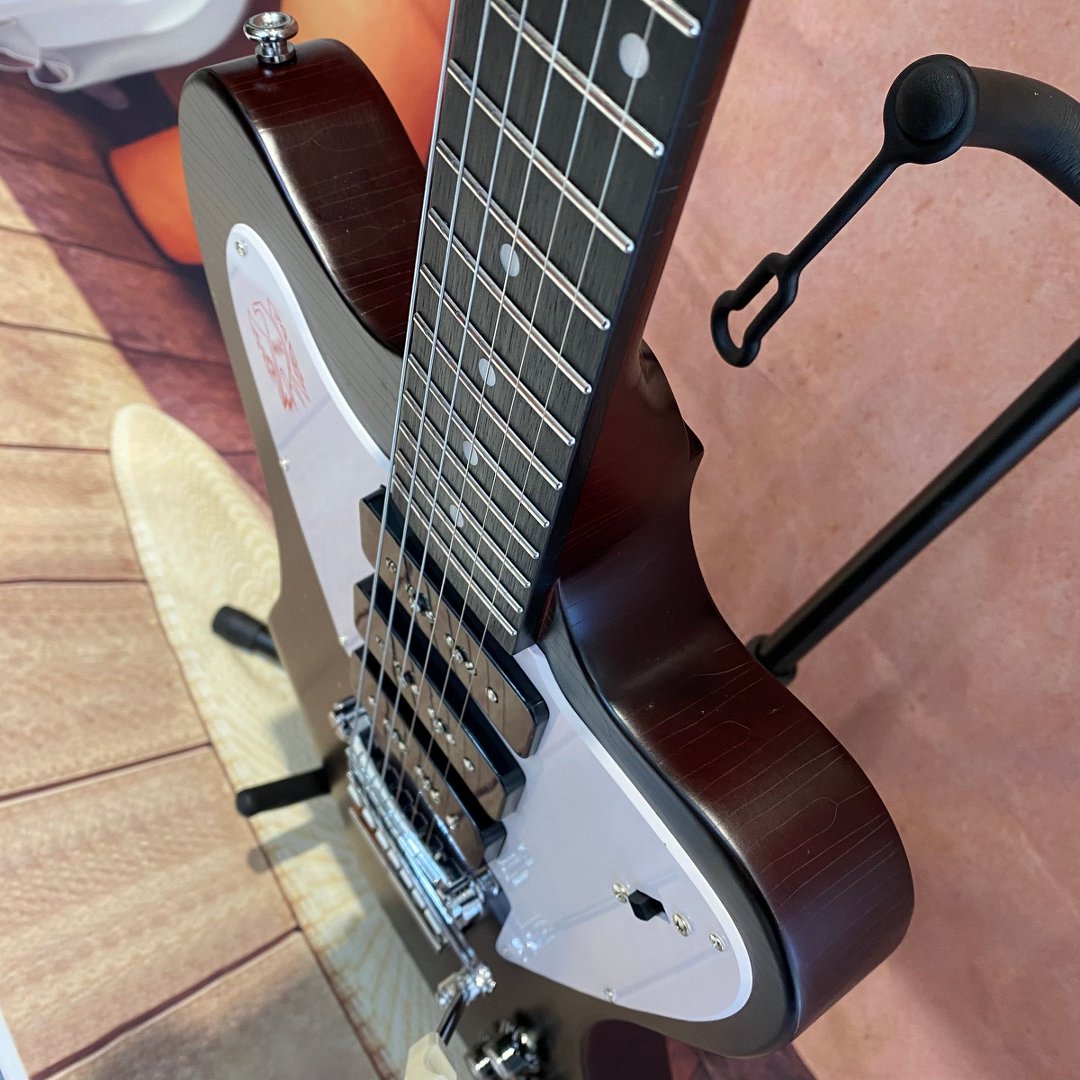 New Irregularly Shaped Electri - Musical Instrument Guitar บทวิจารณ์และราคา